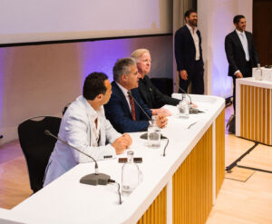 group-talk-at-event
