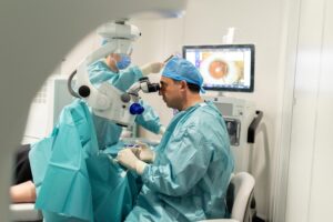 live-trifocal-lens-operation-in-cheltenham
